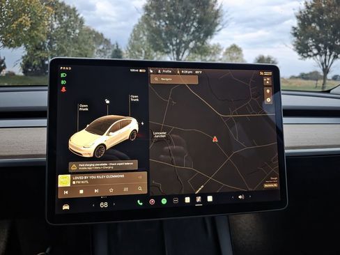 Used 2021 Tesla Model Y Long Range image 22