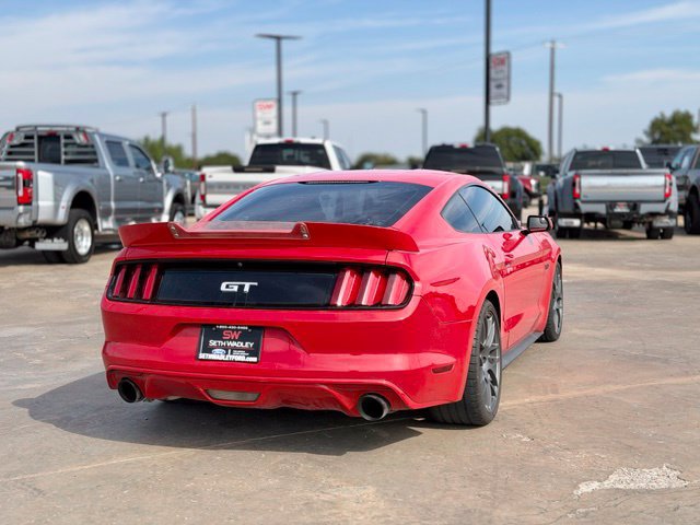 Used 2015 Ford Mustang GT RWD image 4