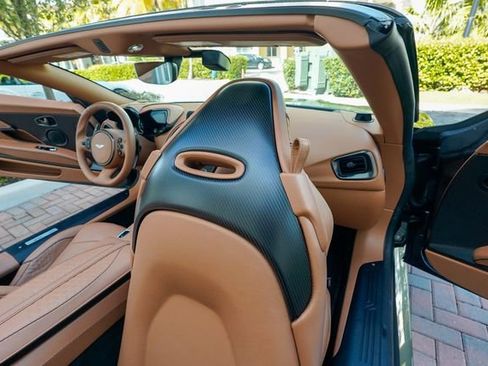 Used 2023 Aston Martin DBS Volante image 98