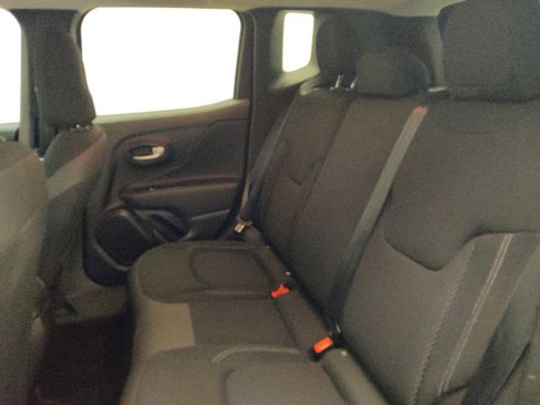 Used 2023 Jeep Renegade Latitude w/ Premium Group AWD/4WD image 18