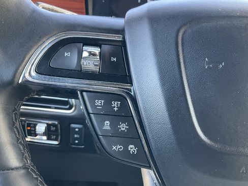 Used 2024 Lincoln Navigator L Reserve image 6