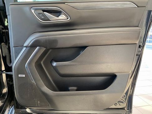 Used 2022 GMC Yukon XL SLT w/ SLT Luxury Package image 10