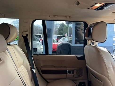 Used 2010 Land Rover Range Rover HSE image 26