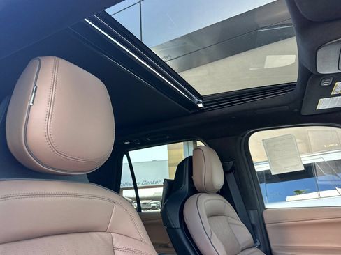 New 2026 Lincoln Navigator L Black Label AWD/4WD image 18