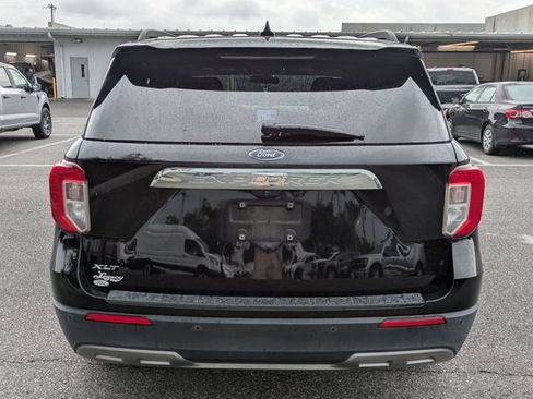 Used 2022 Ford Explorer XLT w/ Equipment Group 202A RWD image 4