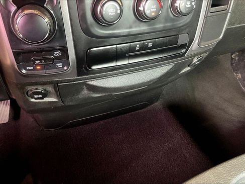 Used 2024 RAM 1500 Classic SLT AWD/4WD image 17