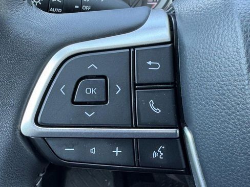 Used 2024 Toyota Highlander XLE image 14