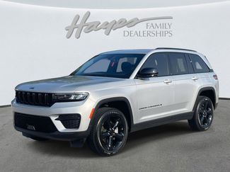 Used 2025 Jeep Grand Cherokee Altitude video 1