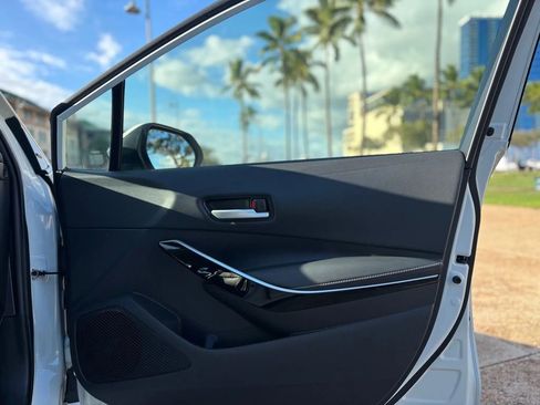 Used 2021 Toyota Corolla XLE image 14