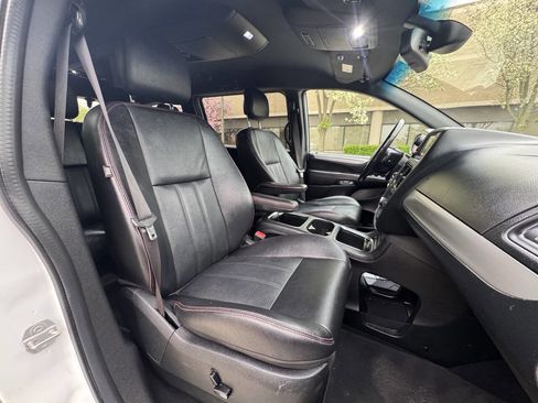 Used 2020 Dodge Grand Caravan GT FWD image 18