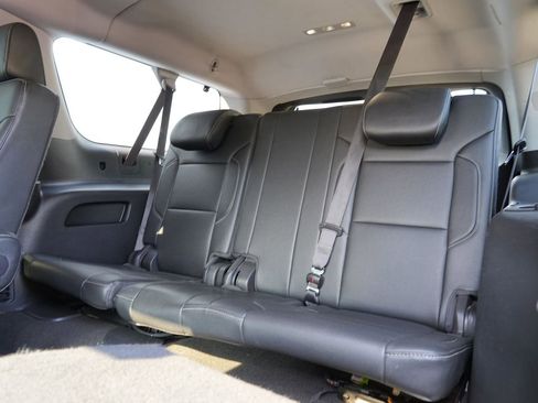 Used 2018 Chevrolet Suburban Premier AWD/4WD image 27