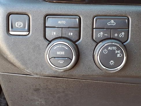 Certified 2025 Chevrolet Silverado 1500 LT image 16