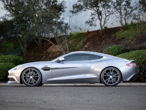 Used 2014 Aston Martin Vanquish Coupe image 4