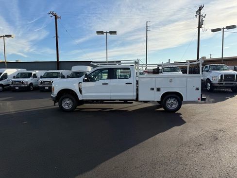 New 2026 Ford F250 XL w/ XL Chrome Package image 4