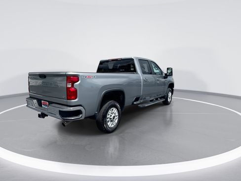 Used 2025 Chevrolet Silverado 2500 LT w/ Convenience Package AWD/4WD image 4