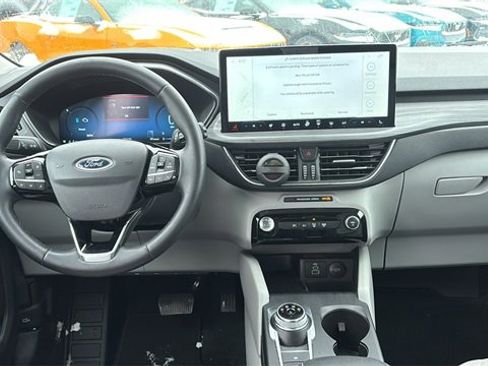 Used 2024 Ford Escape Platinum w/ Premium Technology Package image 6