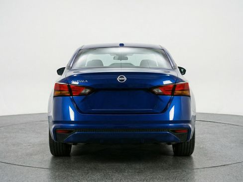 Used 2025 Nissan Altima 2.5 SV image 7