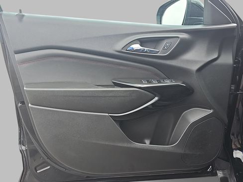 Certified 2024 Chevrolet Trax RS FWD image 31