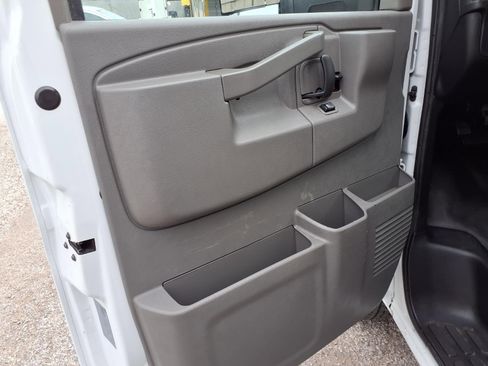 Used 2021 Chevrolet Express 3500 w/ Power Convenience Package image 21