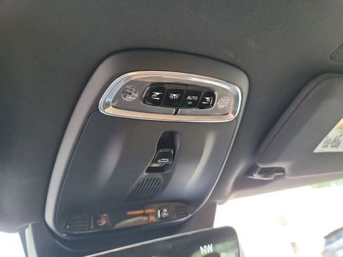 Used 2018 Volvo XC90 T6 Momentum w/ Convenience Package AWD/4WD image 22