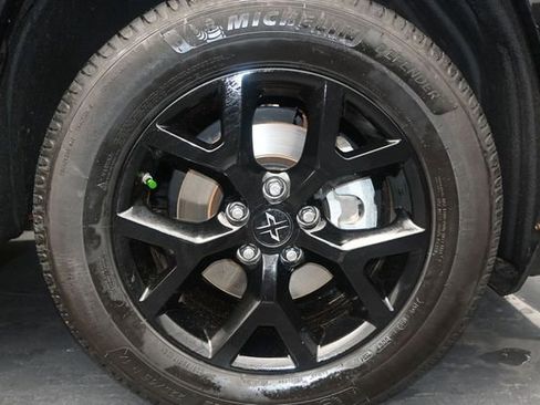 Used 2021 Toyota RAV4 LE FWD image 17