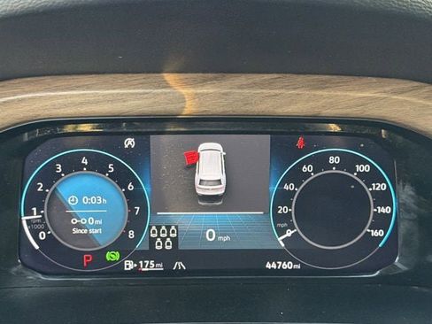 Used 2025 Volkswagen Atlas SE image 28