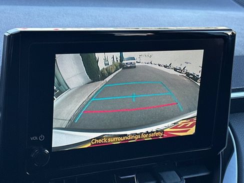 Used 2026 Toyota Corolla Cross LE FWD image 19