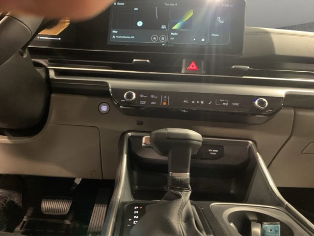 New 2027 Kia Carnival FWD image 2