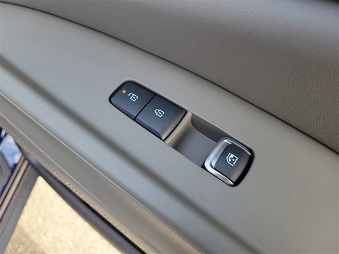 New 2026 Kia Carnival EX image 11