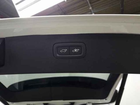 Certified 2025 Volvo XC90 B6 Plus image 11