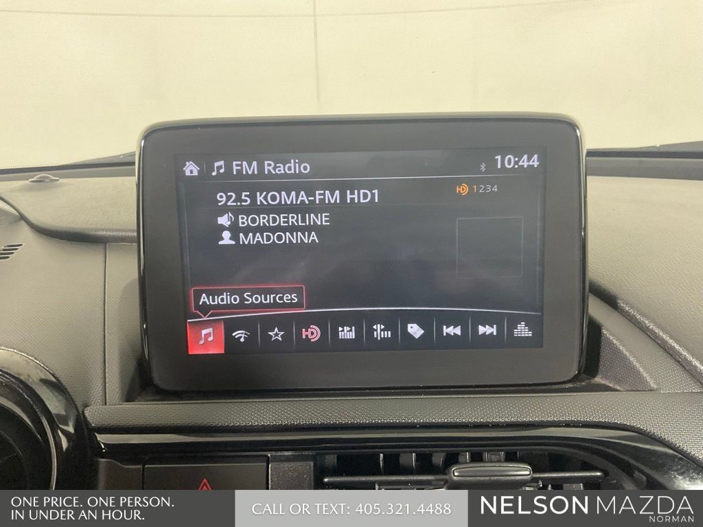 Used 2018 MAZDA MX-5 Miata Club RWD image 25