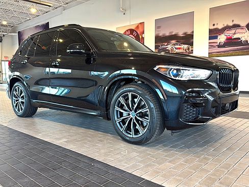 Used 2022 BMW X5 xDrive45e w/ M Sport Package image 3