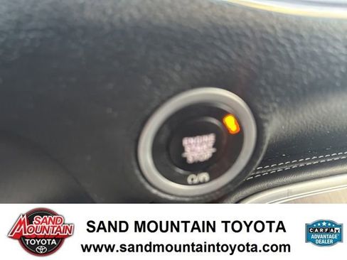 Used 2018 Dodge Challenger SXT image 20