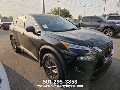 Used 2021 Nissan Rogue S FWD image 2