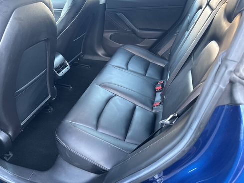 Used 2018 Tesla Model 3 Long Range RWD image 9