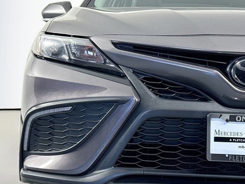 Used 2023 Toyota Camry SE FWD image 13