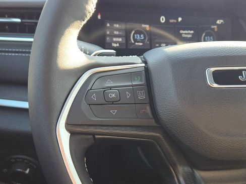 New 2025 Jeep Grand Cherokee Laredo X image 33