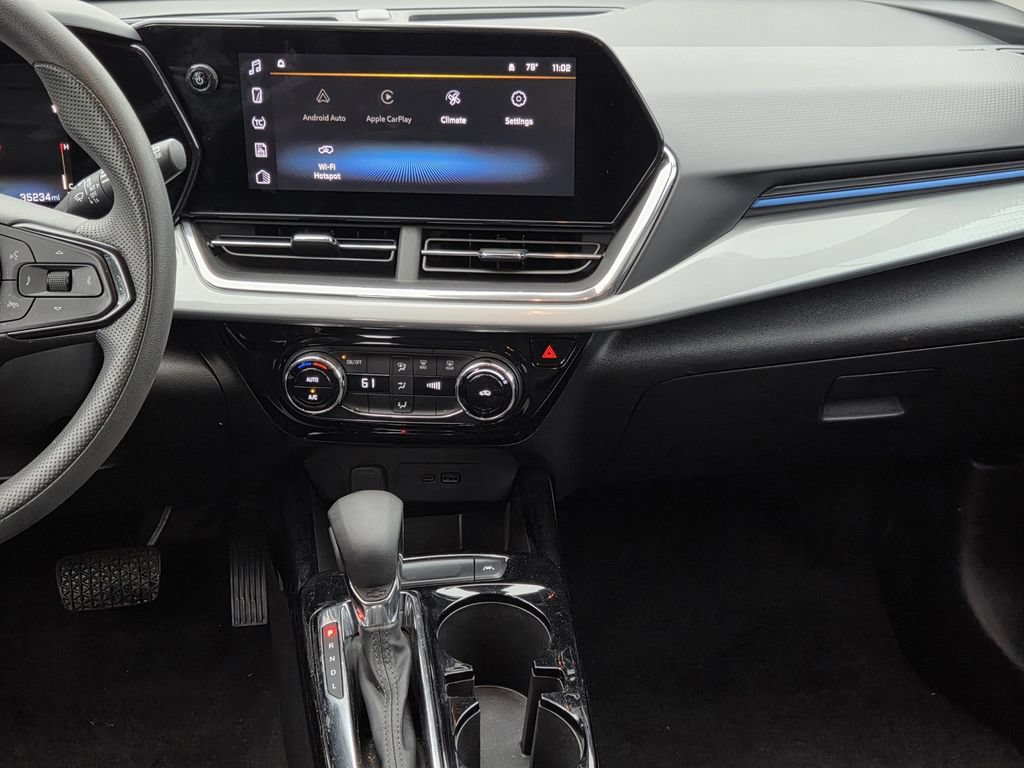 Used 2025 Chevrolet Trax LT FWD image 9