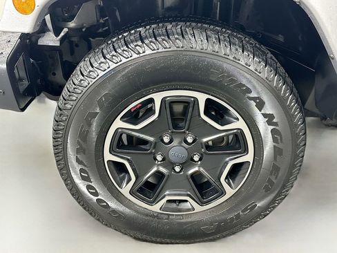 Used 2017 Jeep Wrangler Unlimited Rubicon image 28