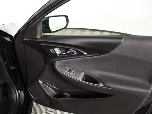 Used 2017 Chevrolet Malibu LT FWD image 37