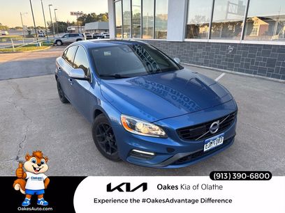 Used 2017 Volvo S60 T6 R-Design Platinum