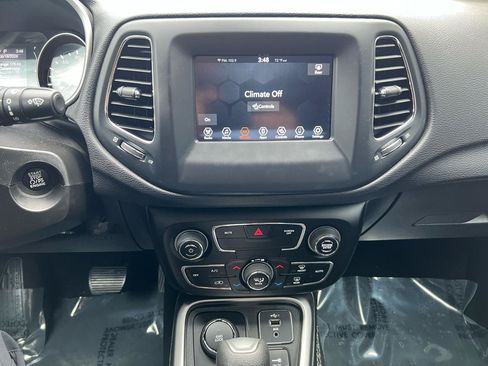 Used 2020 Jeep Compass Sport w/ Cold Weather Group AWD/4WD image 19