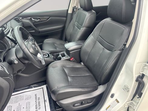Used 2019 Nissan Rogue SL w/ Premium Package AWD/4WD image 13