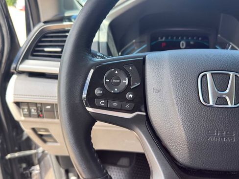 Used 2023 Honda Odyssey Touring image 18