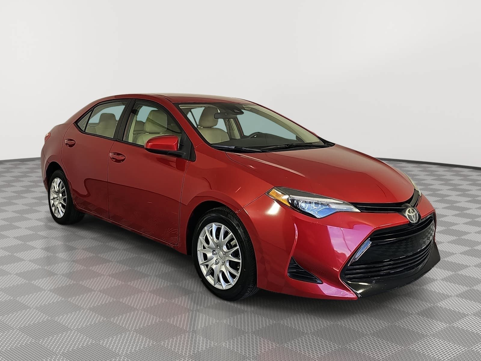 Used 2019 Toyota Corolla LE FWD image 2