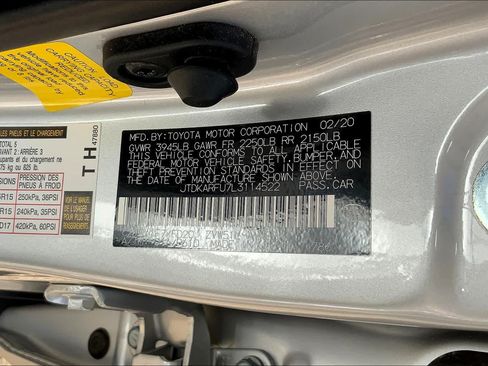 Used 2020 Toyota Prius LE FWD image 34