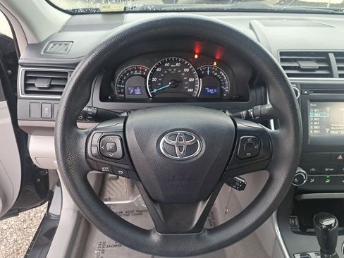 Used 2015 Toyota Camry LE image 16