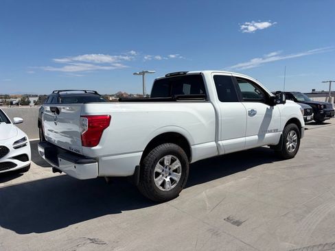Used 2018 Nissan Titan SV w/ SV Convenience Package AWD/4WD image 2