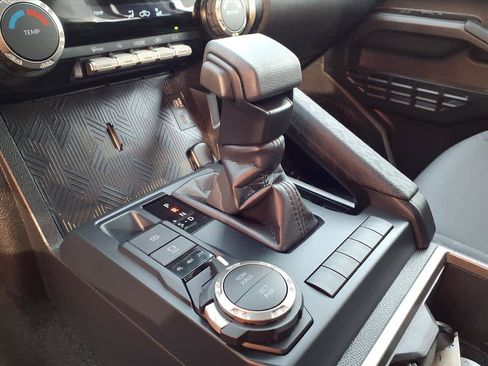 Used 2025 Toyota Tacoma SR5 image 15