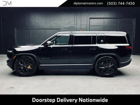Used 2025 Rivian R1S Premium AWD/4WD image 5